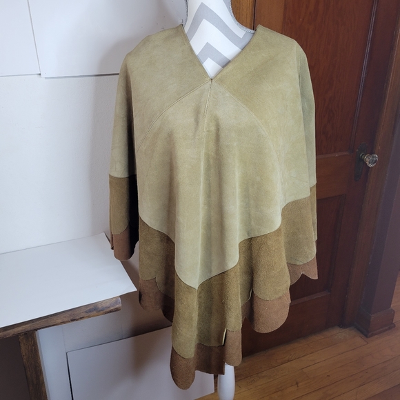 Womans Vintage 70s Suede Scallop bottom Pullover Poncho No tags 3 tone Brown - Picture 2 of 5